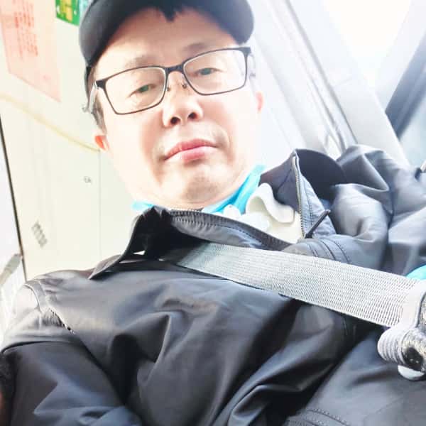 上海56岁单身帅哥真诚找对象-驻马店征婚相亲网