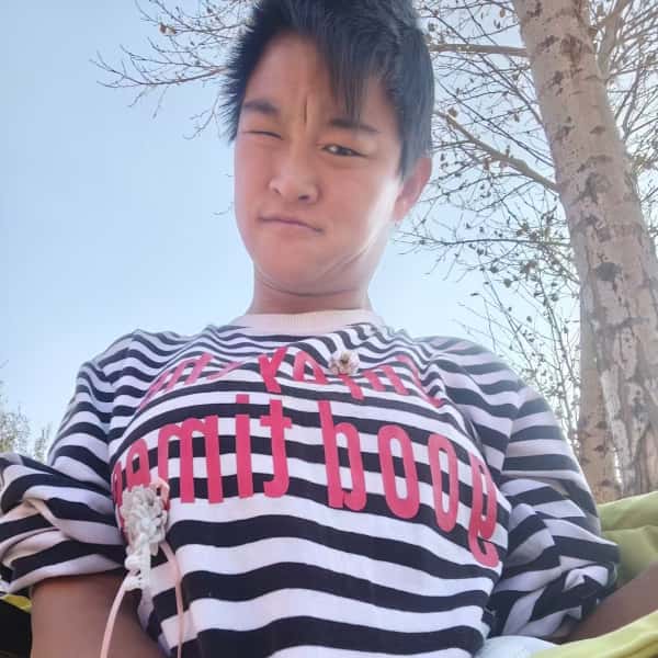 内蒙古24岁单身美女真诚找对象-驻马店征婚相亲网