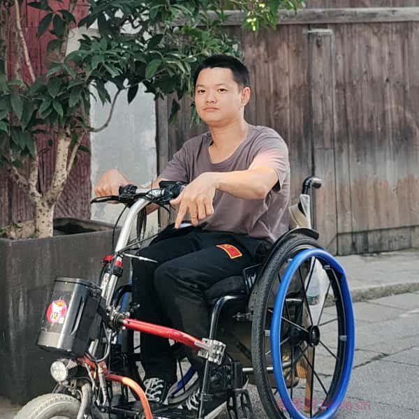 湖北32岁单身帅哥真诚找对象-驻马店征婚网