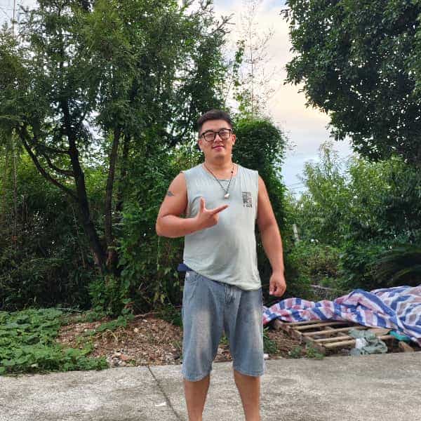 32岁岁浙江单身帅哥 - 驻马店吉缘网